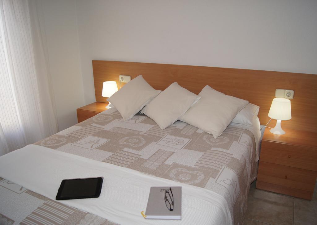 Barceloneta Upartments Appartement Figueres  Buitenkant foto