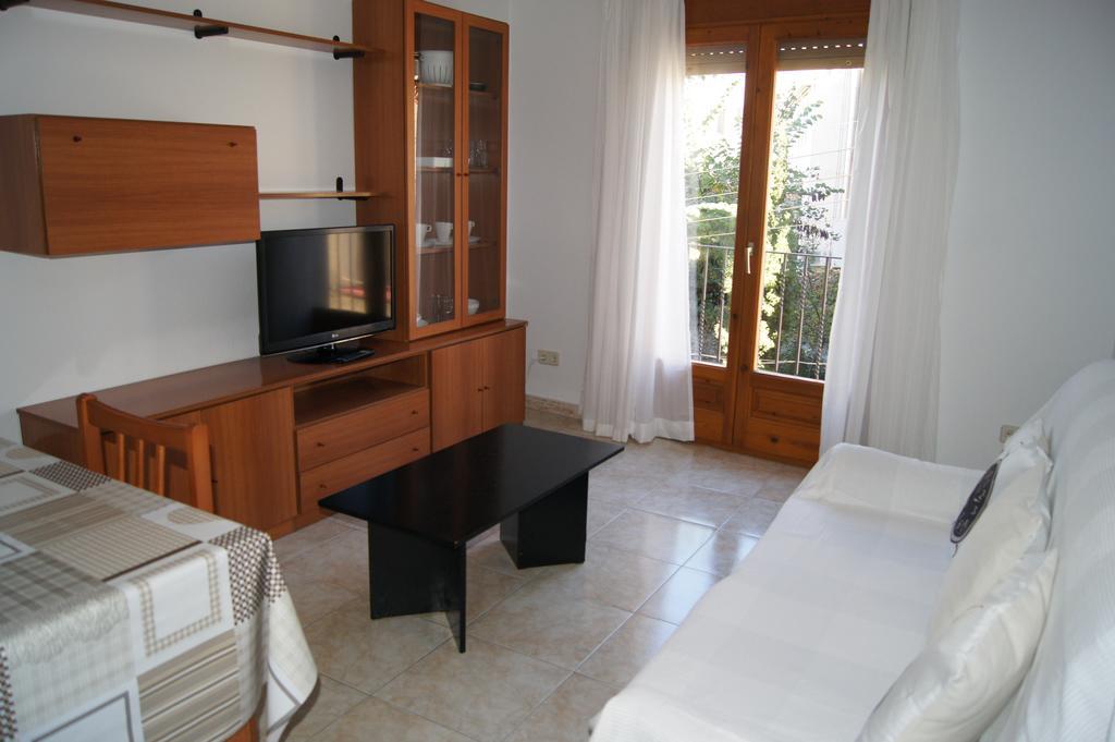 Barceloneta Upartments Appartement Figueres  Buitenkant foto