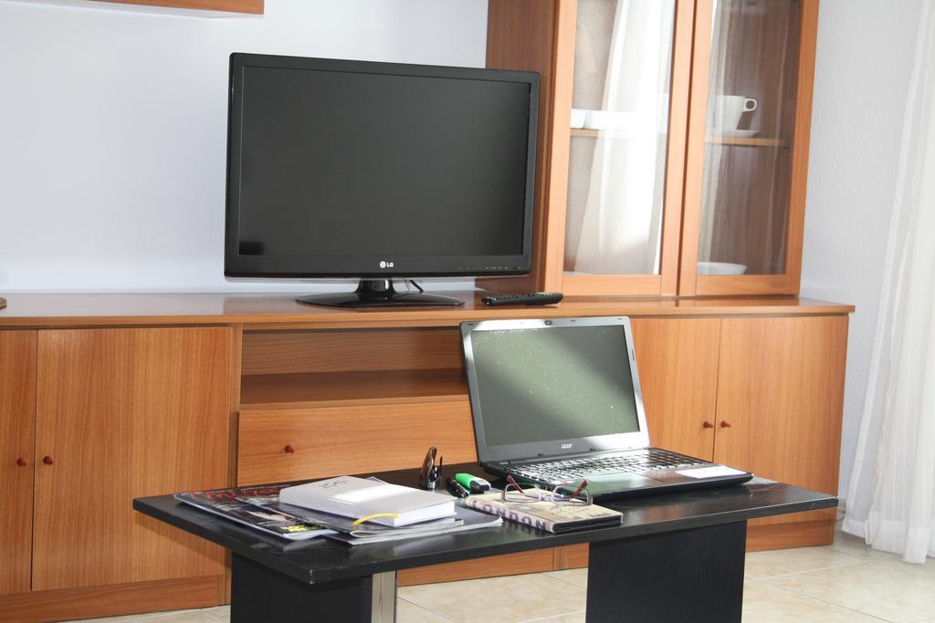 Barceloneta Upartments Appartement Figueres  Buitenkant foto